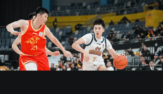 男篮短训营再调整却留下黑人混血高后卫 他会成黑马留在国家队吗_冯傲_段睿骐_球员