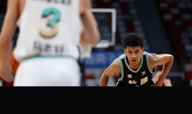 男篮短训营再调整却留下黑人混血高后卫 他会成黑马留在国家队吗_冯傲_段睿骐_球员